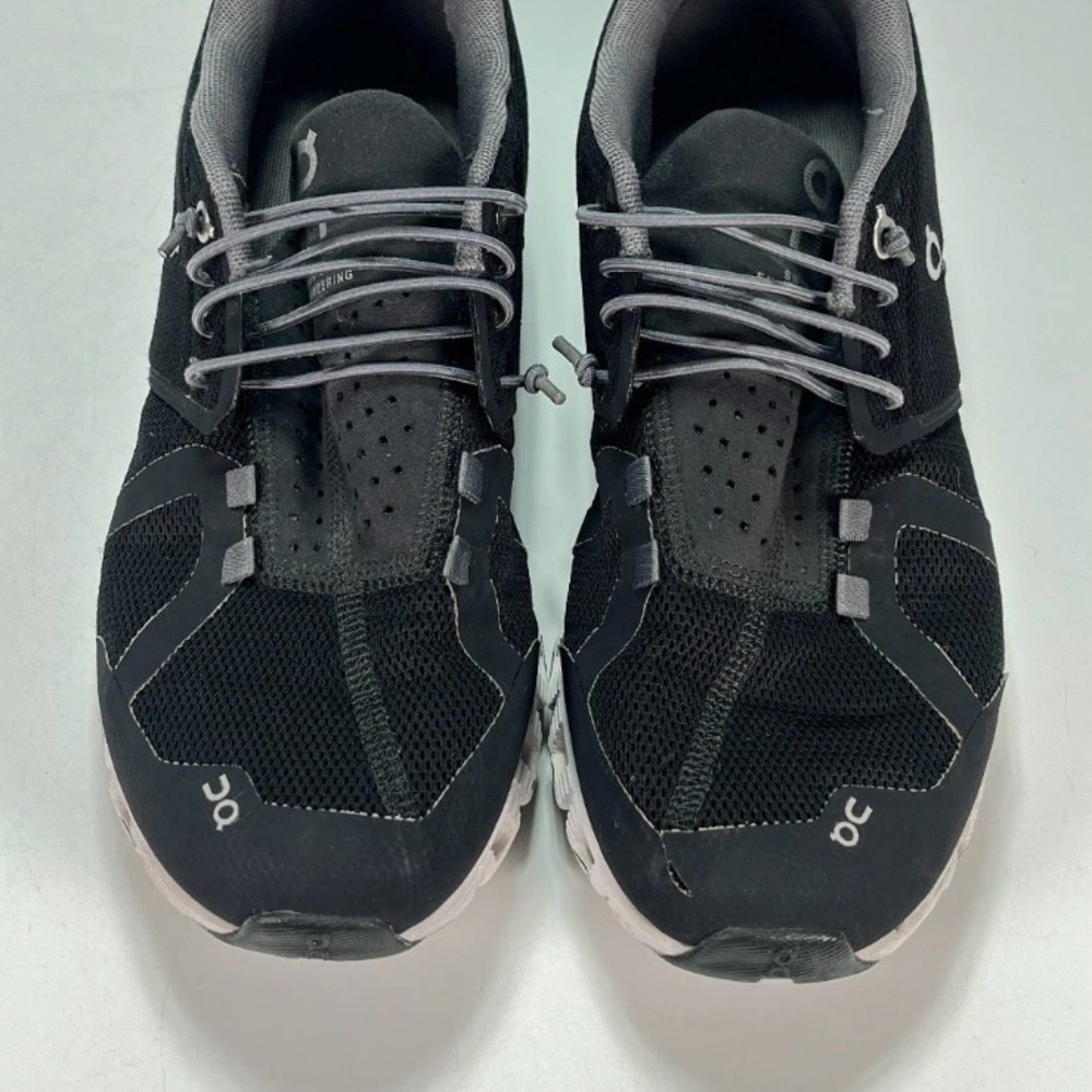 On Cloud Running 5 Black-White-Gray Gym Training Comfort Sneakers Shoes-Womens 8 - Picture 2 of 6